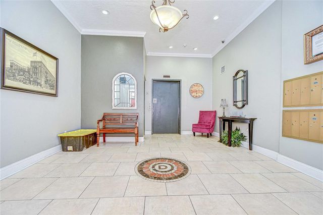 215 CENTRAL AVENUE 2B, St Petersburg, FL 33701