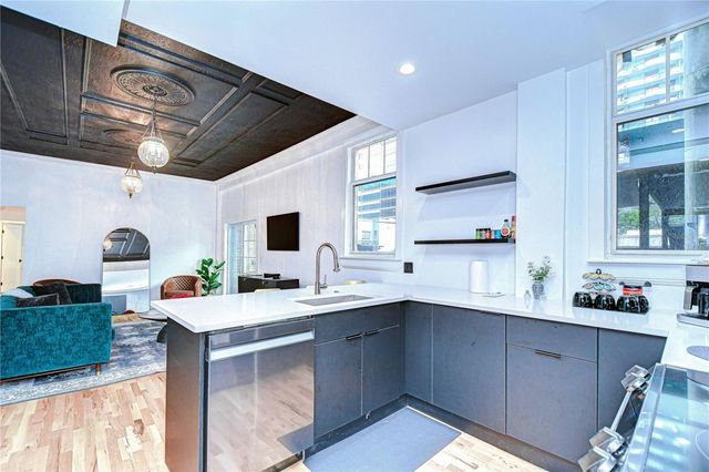 215 CENTRAL AVENUE 2B, St Petersburg, FL 33701