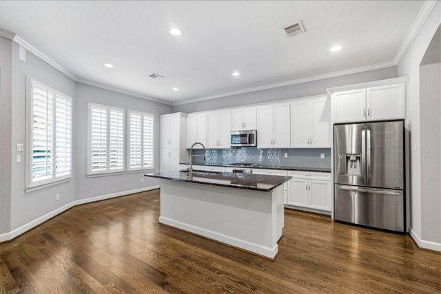 4926 Ella Boulevard, Houston, TX 77018