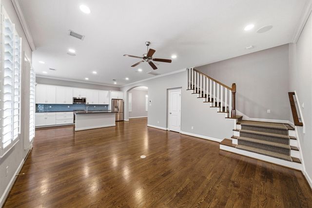 4926 Ella Boulevard, Houston, TX 77018