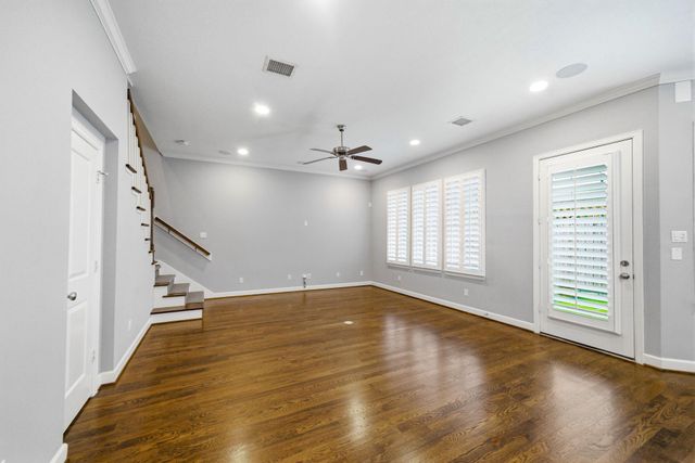 4926 Ella Boulevard, Houston, TX 77018