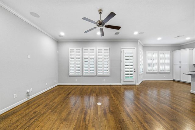 4926 Ella Boulevard, Houston, TX 77018