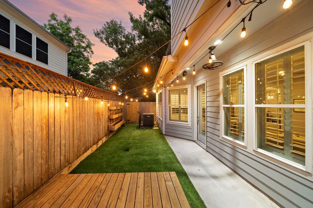4926 Ella Boulevard, Houston, TX 77018