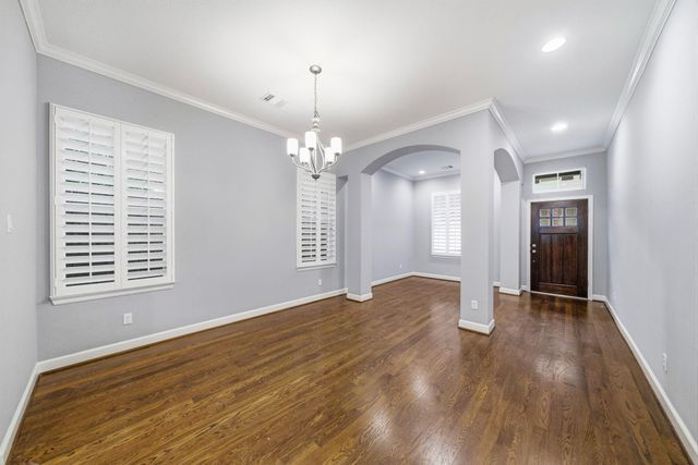 4926 Ella Boulevard, Houston, TX 77018