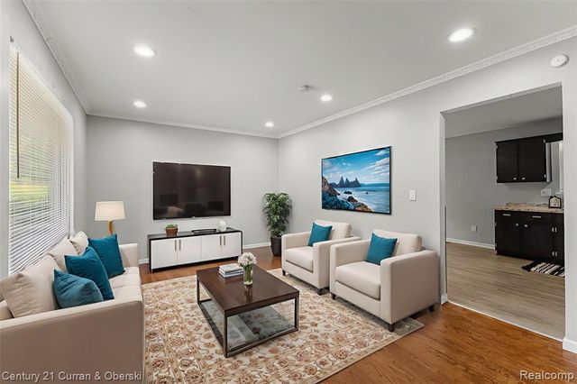 1375 Wilson Avenue, Lincoln Park, MI 48146