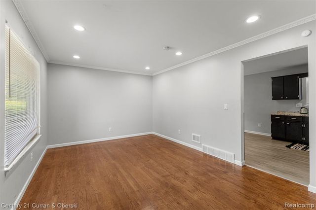 1375 Wilson Avenue, Lincoln Park, MI 48146