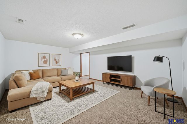 2431 Dodge Street, Lincoln, NE 68521