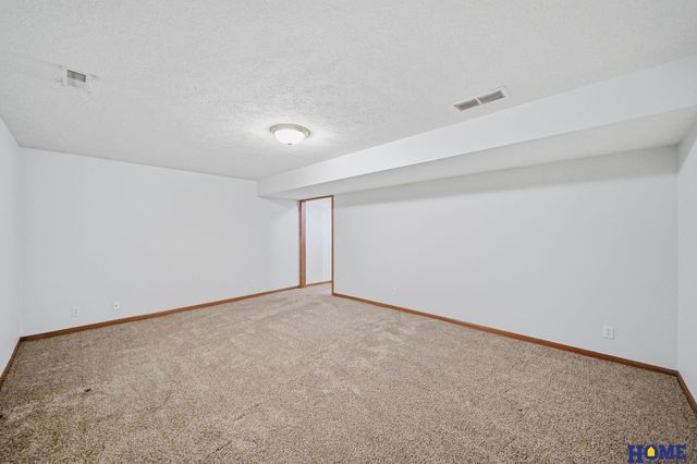 2431 Dodge Street, Lincoln, NE 68521