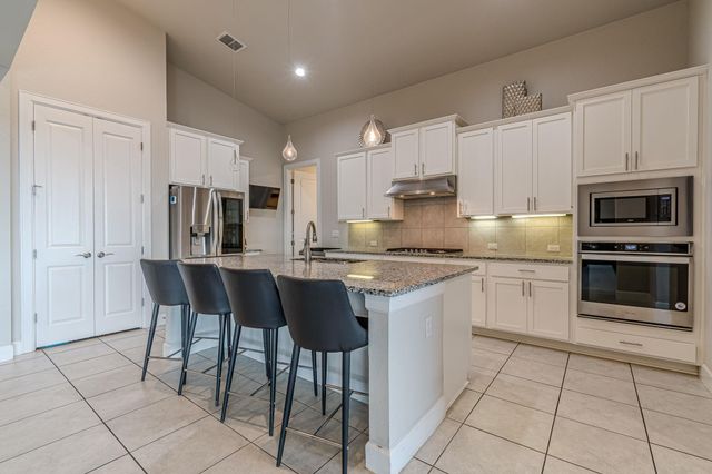 228 Cruising Oak ST, San Marcos, TX 78666