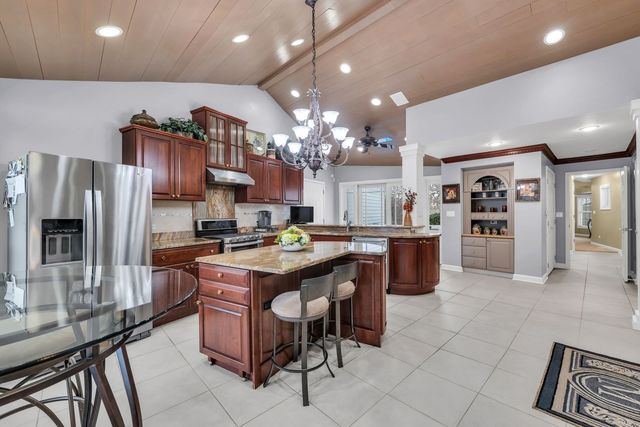 10 Deerpath Lane, Palos Park, IL 60464