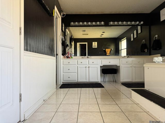 459 Nancy Dr, Baton Rouge, LA 70819