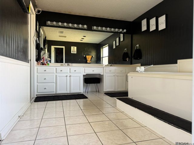 459 Nancy Dr, Baton Rouge, LA 70819