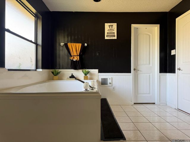 459 Nancy Dr, Baton Rouge, LA 70819