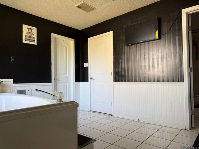 459 Nancy Dr, Baton Rouge, LA 70819