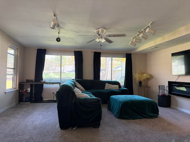 459 Nancy Dr, Baton Rouge, LA 70819