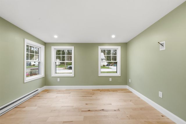 15 Walton Road, Plaistow, NH 03865