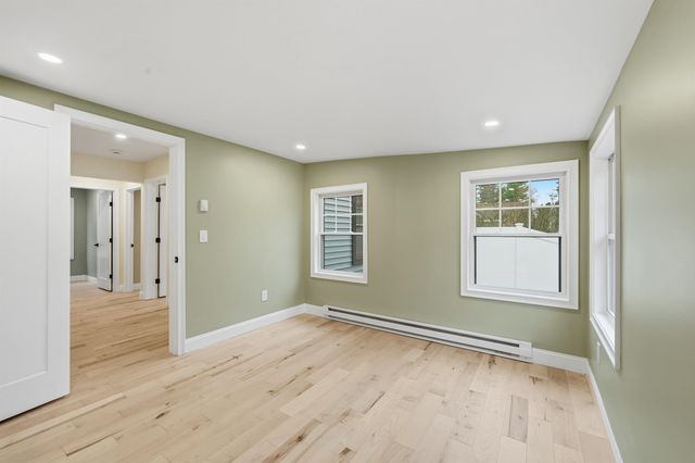 15 Walton Road, Plaistow, NH 03865