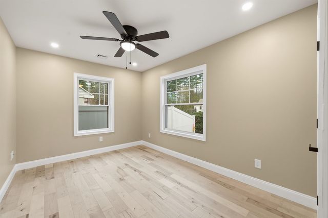 15 Walton Road, Plaistow, NH 03865