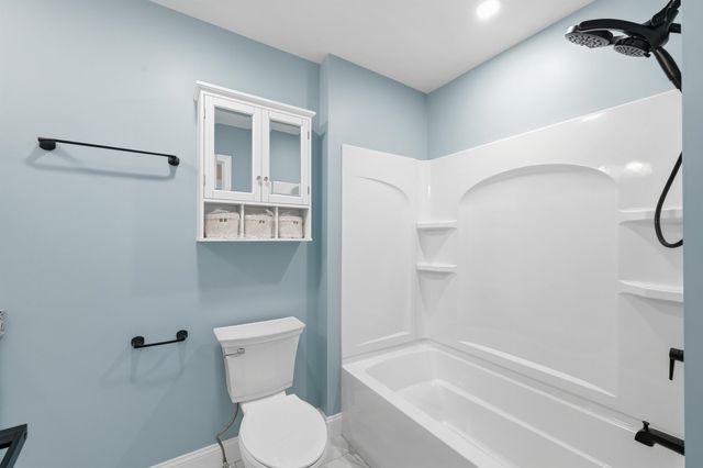 15 Walton Road, Plaistow, NH 03865