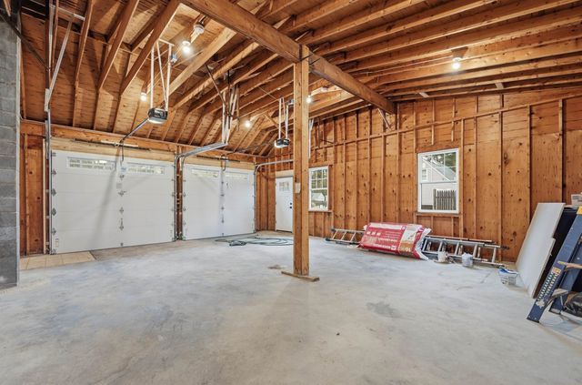 15 Walton Road, Plaistow, NH 03865