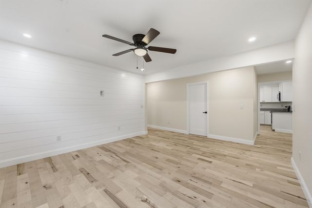 15 Walton Road, Plaistow, NH 03865