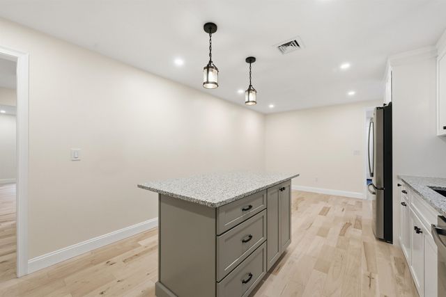 15 Walton Road, Plaistow, NH 03865
