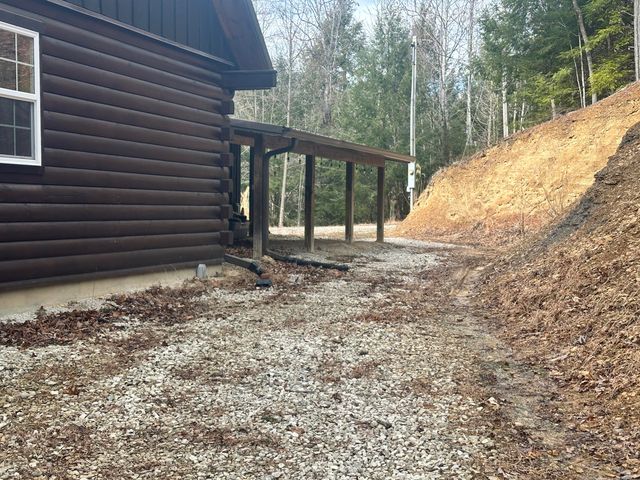 572 Paradise Drive, Rogers, KY 41365