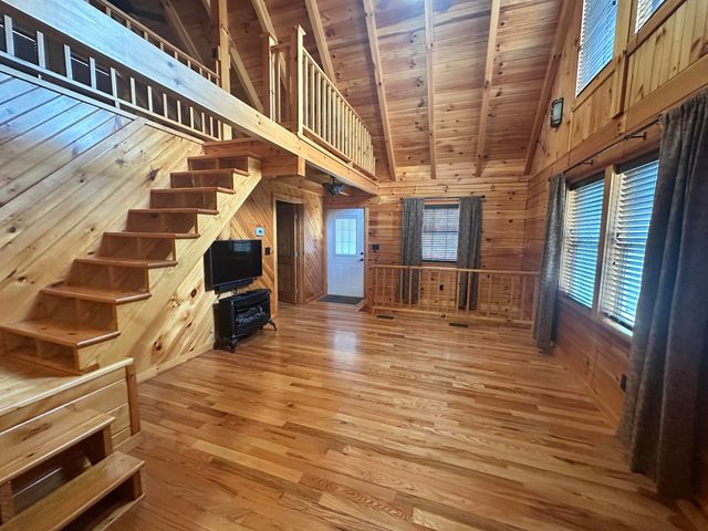 572 Paradise Drive, Rogers, KY 41365