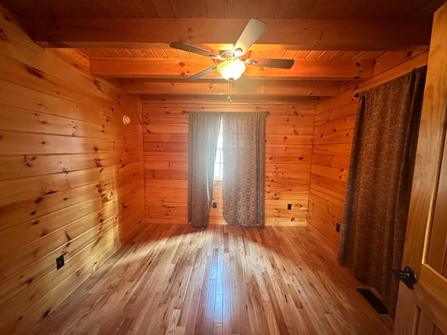 572 Paradise Drive, Rogers, KY 41365