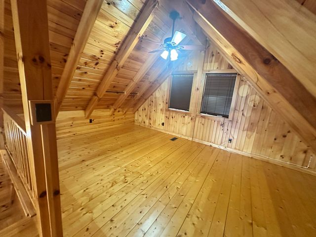 572 Paradise Drive, Rogers, KY 41365