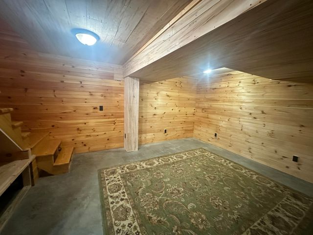 572 Paradise Drive, Rogers, KY 41365