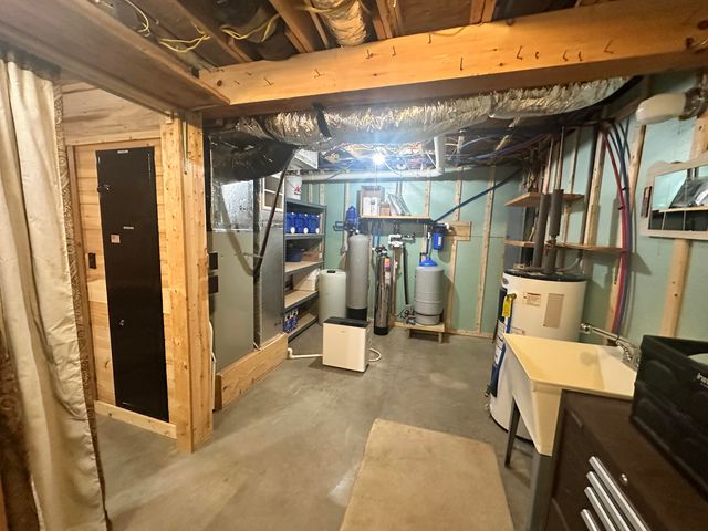 572 Paradise Drive, Rogers, KY 41365