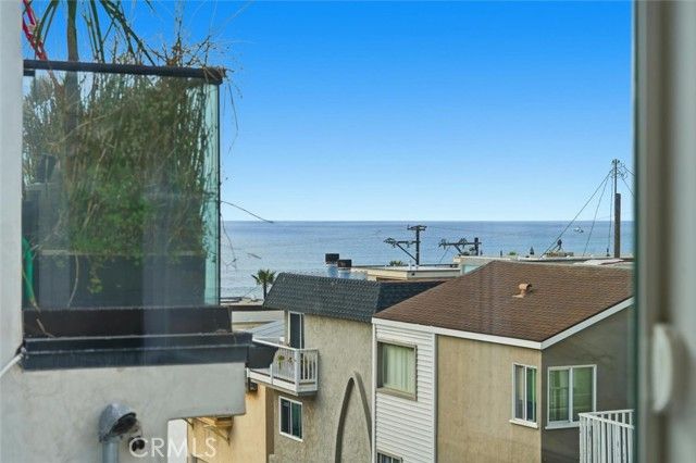 220 39th B, Manhattan Beach, CA 90266