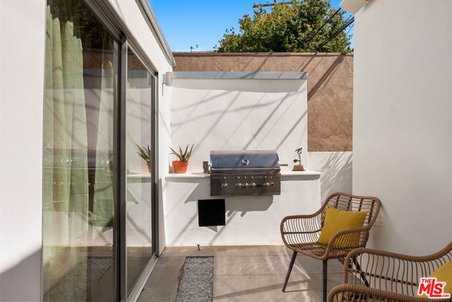 1240 N Spaulding Avenue, West Hollywood, CA 90046