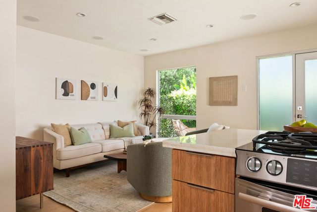 1240 N Spaulding Avenue, West Hollywood, CA 90046