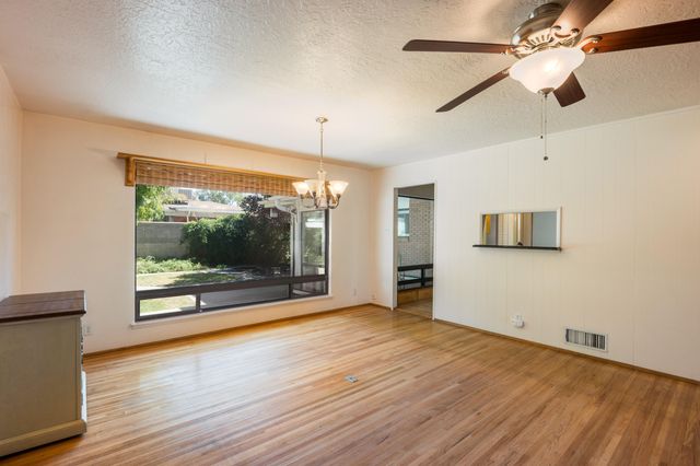 2912 MESILLA Street NE, Albuquerque, NM 87110