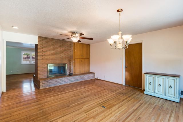 2912 MESILLA Street NE, Albuquerque, NM 87110