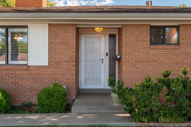 2912 MESILLA Street NE, Albuquerque, NM 87110