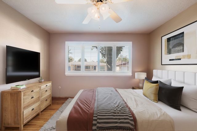 2912 MESILLA Street NE, Albuquerque, NM 87110