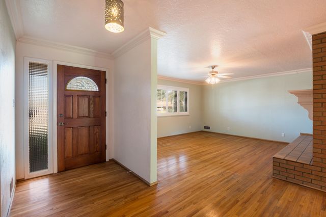 2912 MESILLA Street NE, Albuquerque, NM 87110