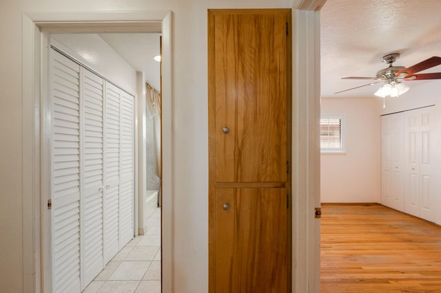 2912 MESILLA Street NE, Albuquerque, NM 87110