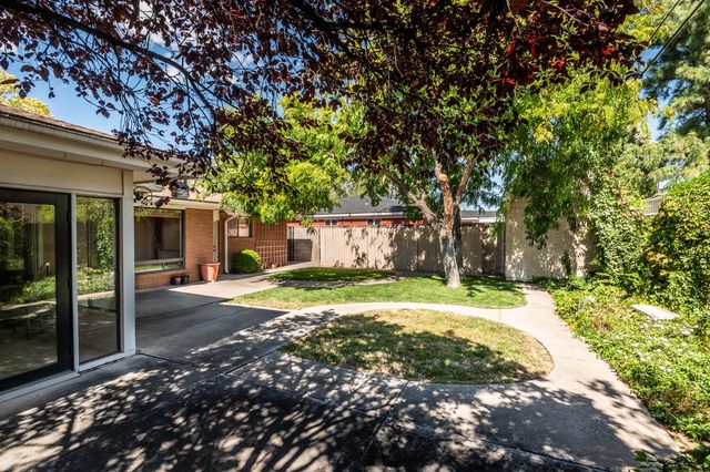 2912 MESILLA Street NE, Albuquerque, NM 87110