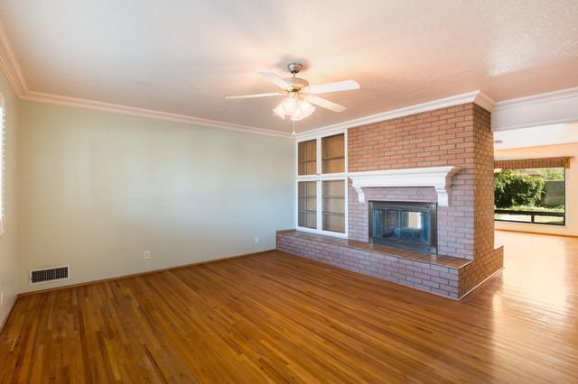 2912 MESILLA Street NE, Albuquerque, NM 87110