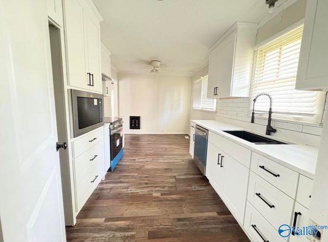 4021 NW Knollbrook Drive NW, Huntsville, AL 35810