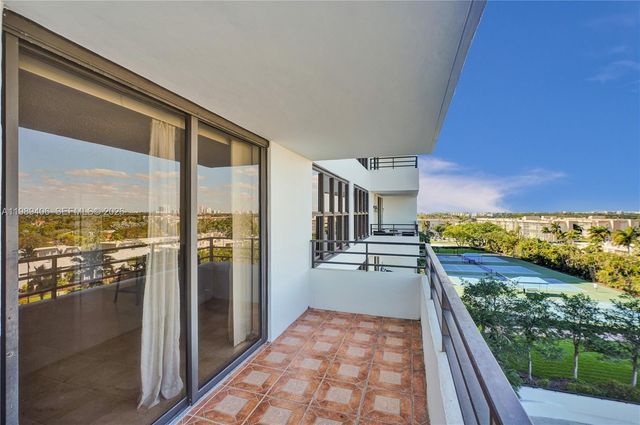 2500 Parkview Dr 808, Hallandale Beach, FL 33009