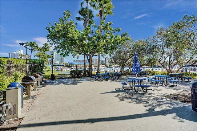 2500 Parkview Dr 808, Hallandale Beach, FL 33009