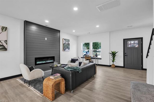 26 Booker ST, Hampton, VA 23663