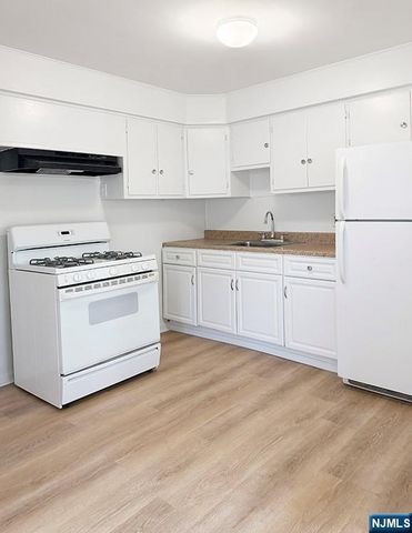 115 Allendale Road 3, Allendale, NJ 07401