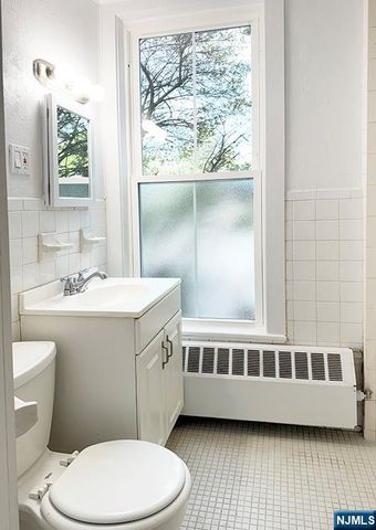 115 Allendale Road 3, Allendale, NJ 07401