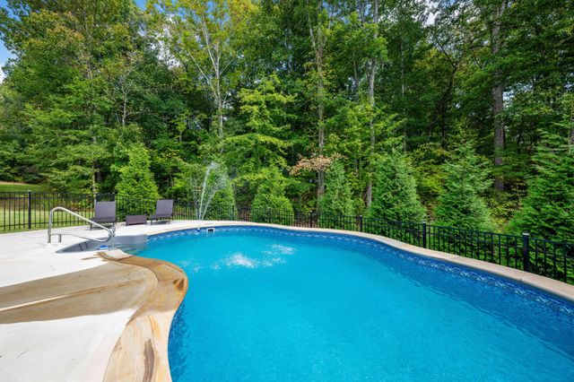 8912 Grey Mountain Drive, Ooltewah, TN 37363